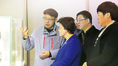 市委常委林雅莲到公司走访慰问